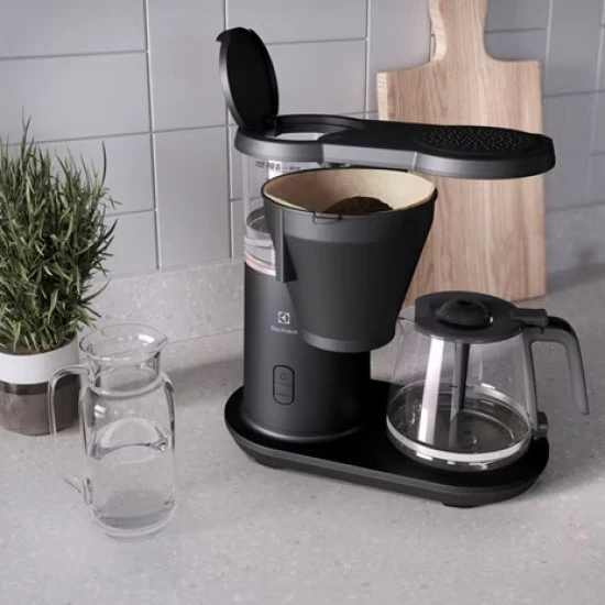 ElectroLux Ultimate Taste 700 Drip Coffee Maker 1.25 Litres, E7CM1-50GB Shop quality ElectroLux Ultimate Taste 700 Drip Coffee Maker 1.25 Litres in Kenya from vituzote.com Shop in-store or online and get countrywide delivery!